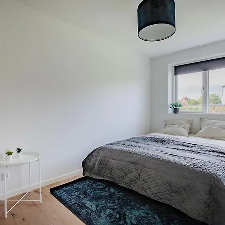 Spacious Family House アパート *