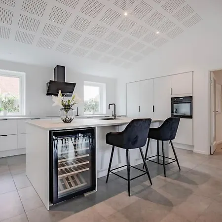 Spacious Family House *