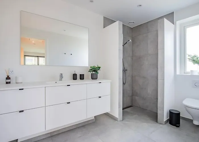 Spacious Family House *