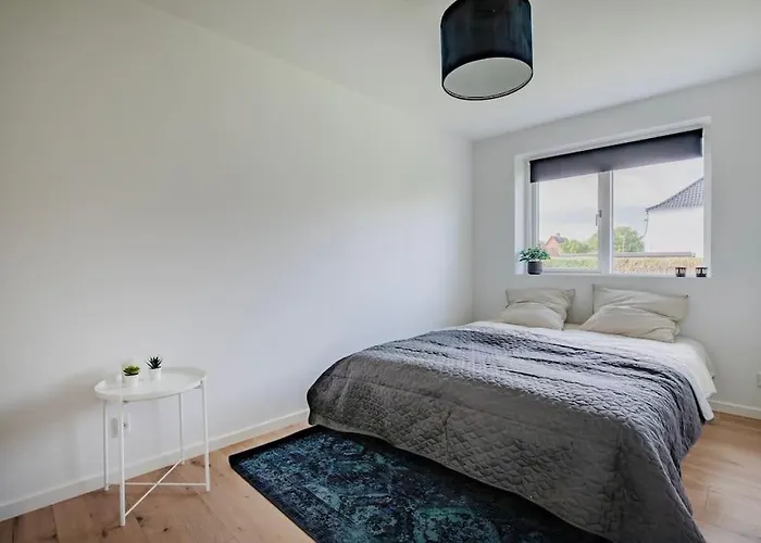 Spacious Family House Apartment *