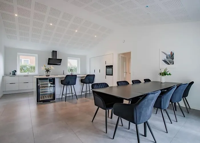 Apartment Spacious Family House *