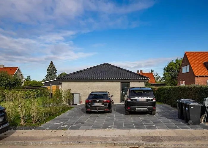 Apartment Spacious Family House