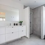 Spacious Family House *